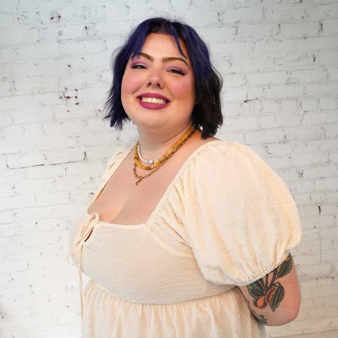 Stylist Madelyn Ryclick, VoMor™ hand tied specialist
