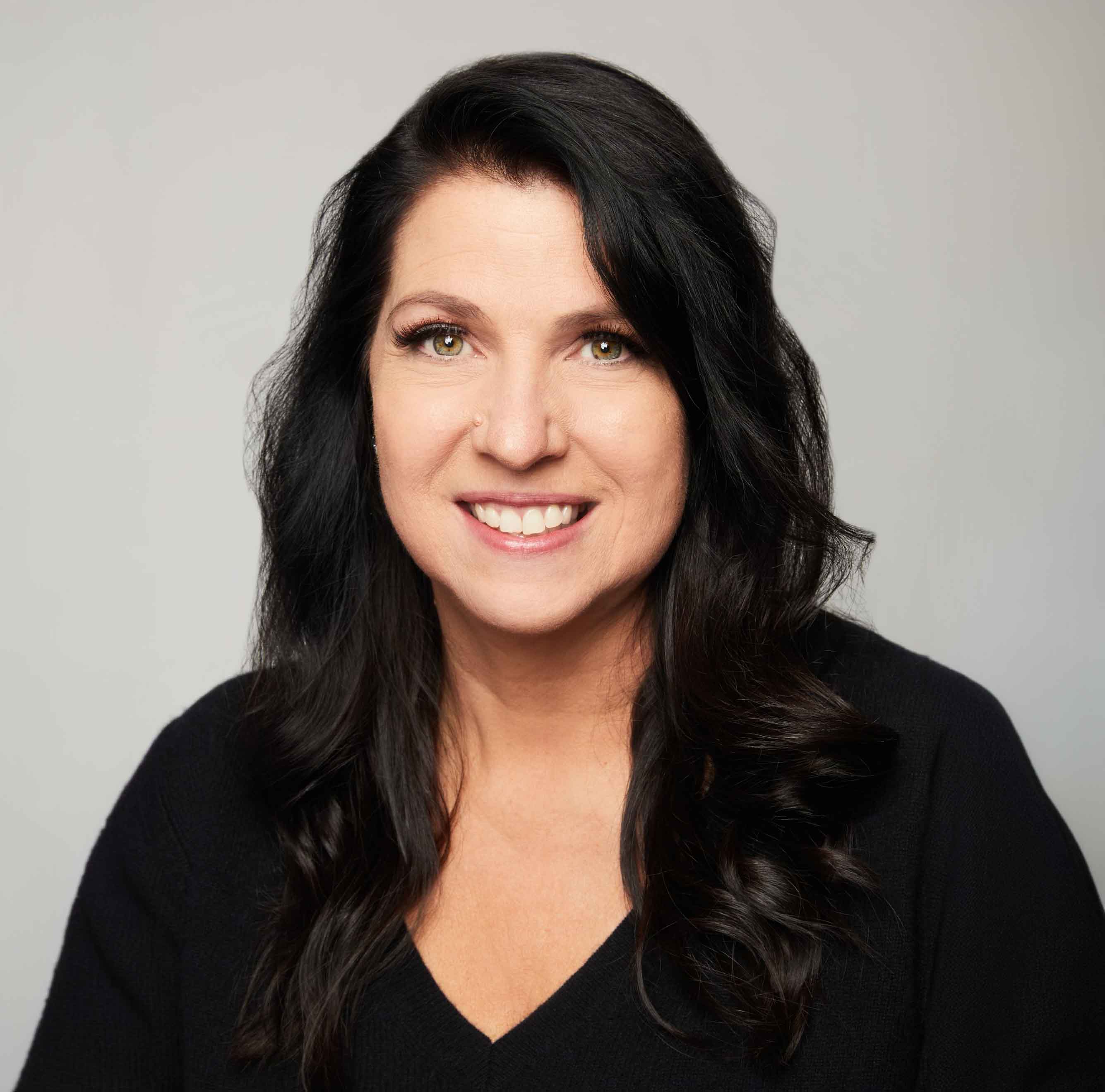 Master Stylist Kim Botner, VoMor™ certified hand-tied stylists
