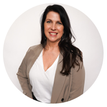 Image of Creative Director and Master Stylist Kim Botner from the Aveda Congress Dosha Creative Team