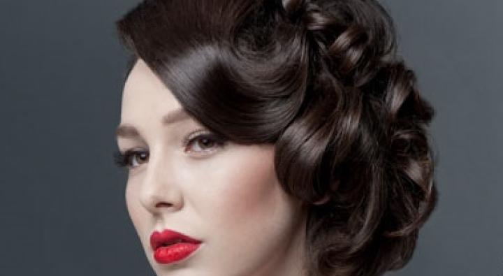 Bridal Updo, Red Lips, Classic Makeup, Cateye