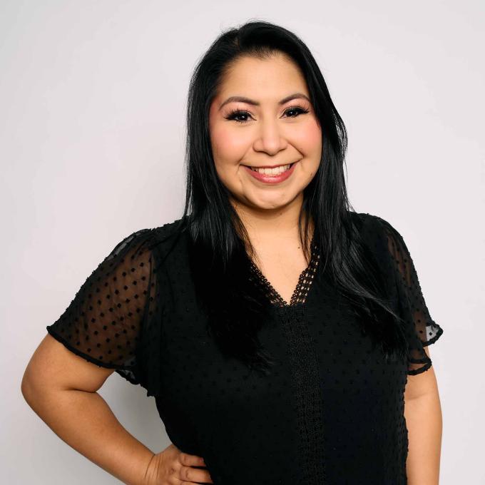 image of Dosha team member, Stylist Stephanie Aguilar-Alay